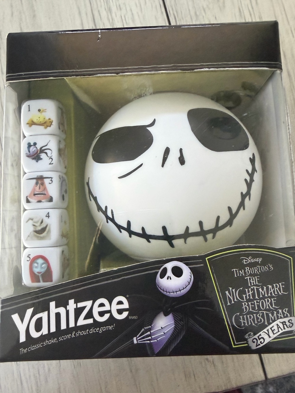NIB Disney Yahtzee The Nightmare Before Christmas 25 Years Anniversary Game - Picture 2 of 7